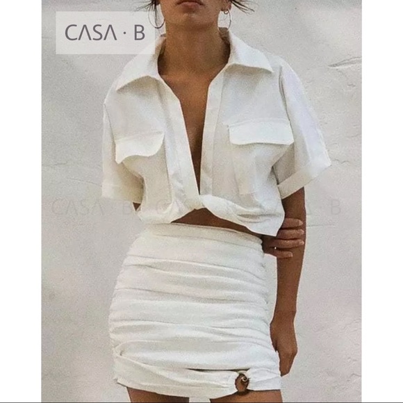 5⭐️CASA B | Christy Twist Front Cropped Plunge Front Pocket Blouse - Picture 4 of 11